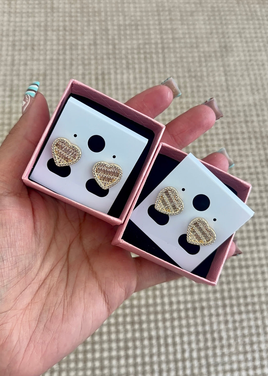 BAGUETTE HRT STUDS