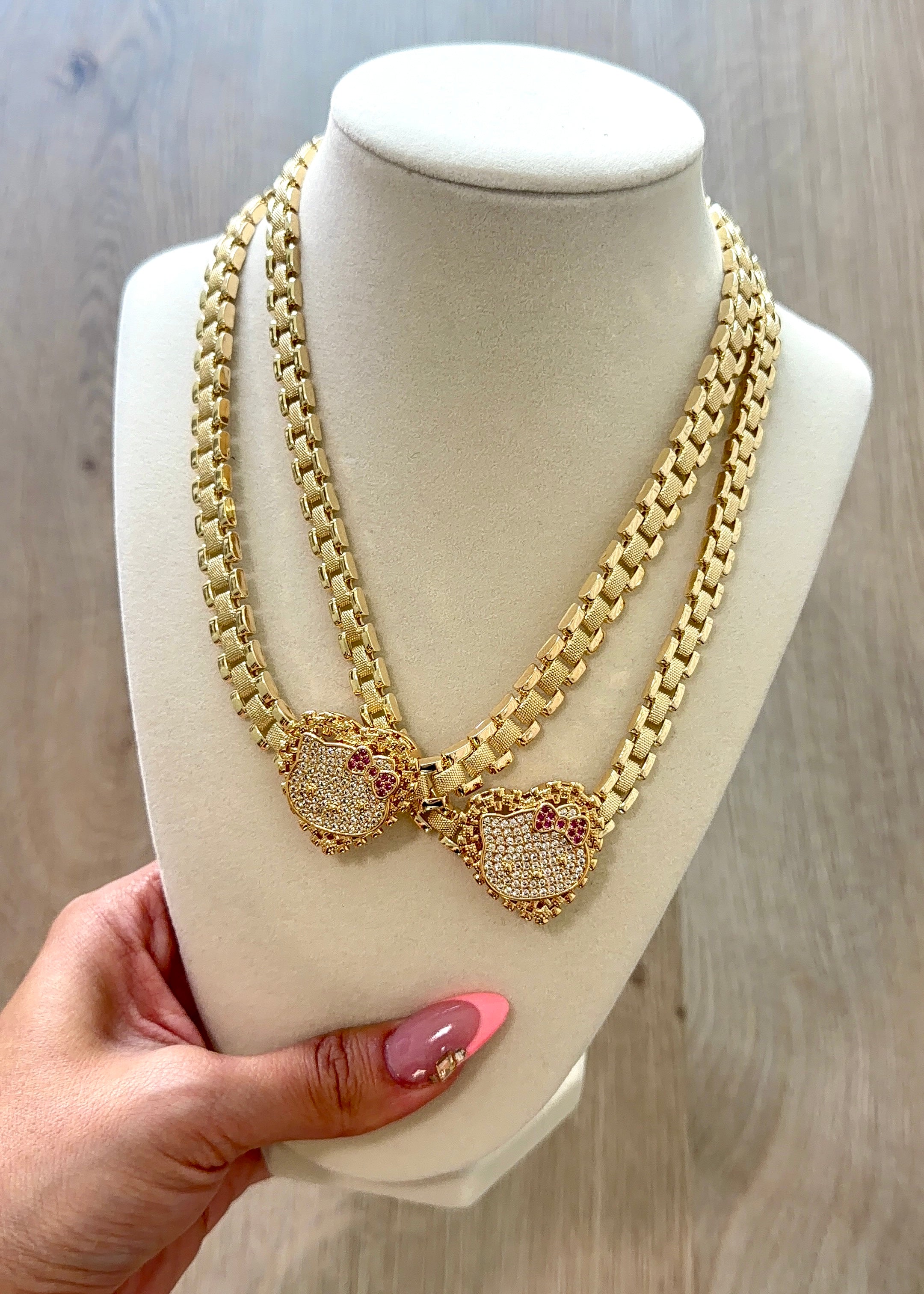 PINK ICON ROLLIE CHAIN