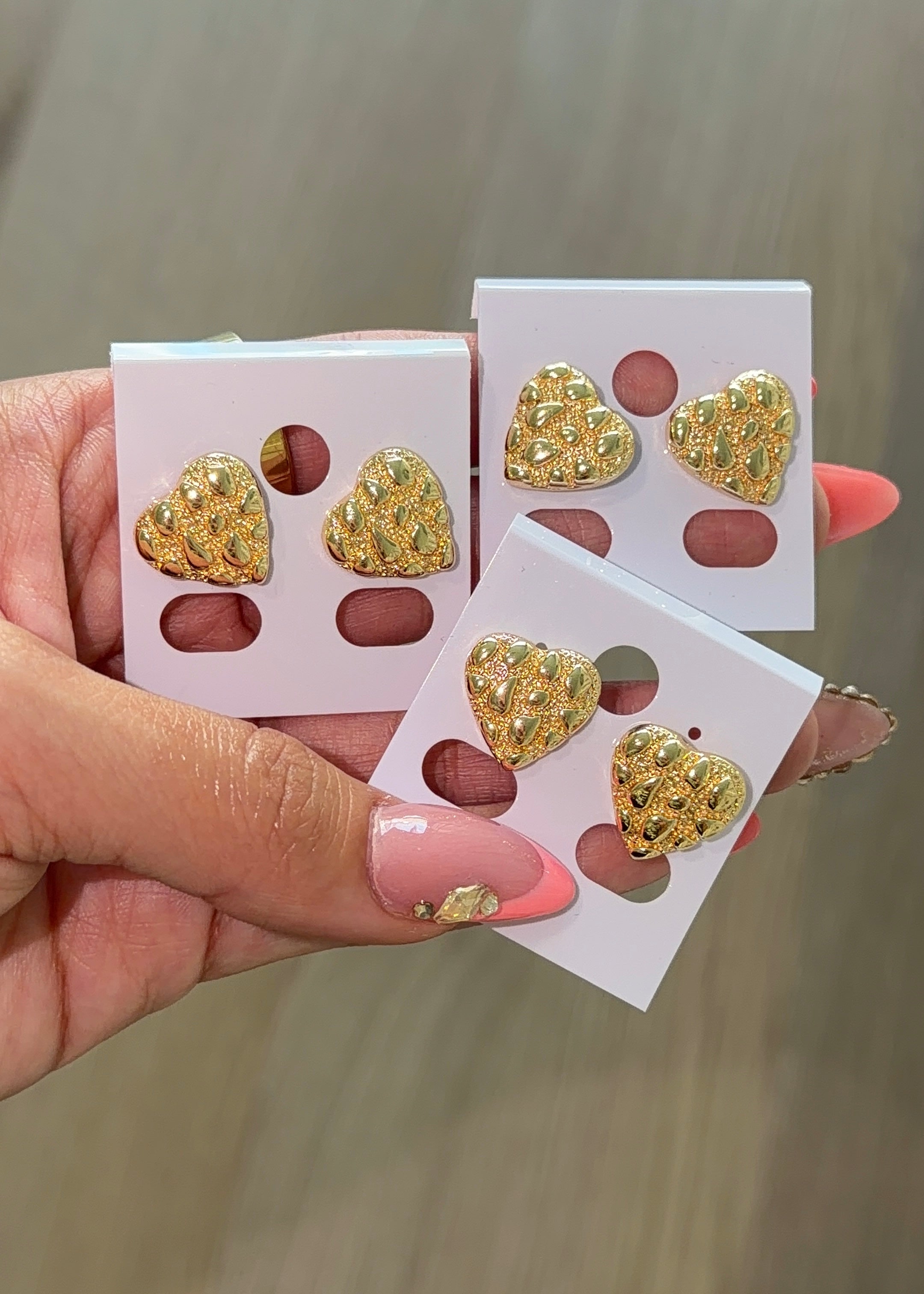 NUGGET HRT STUDS