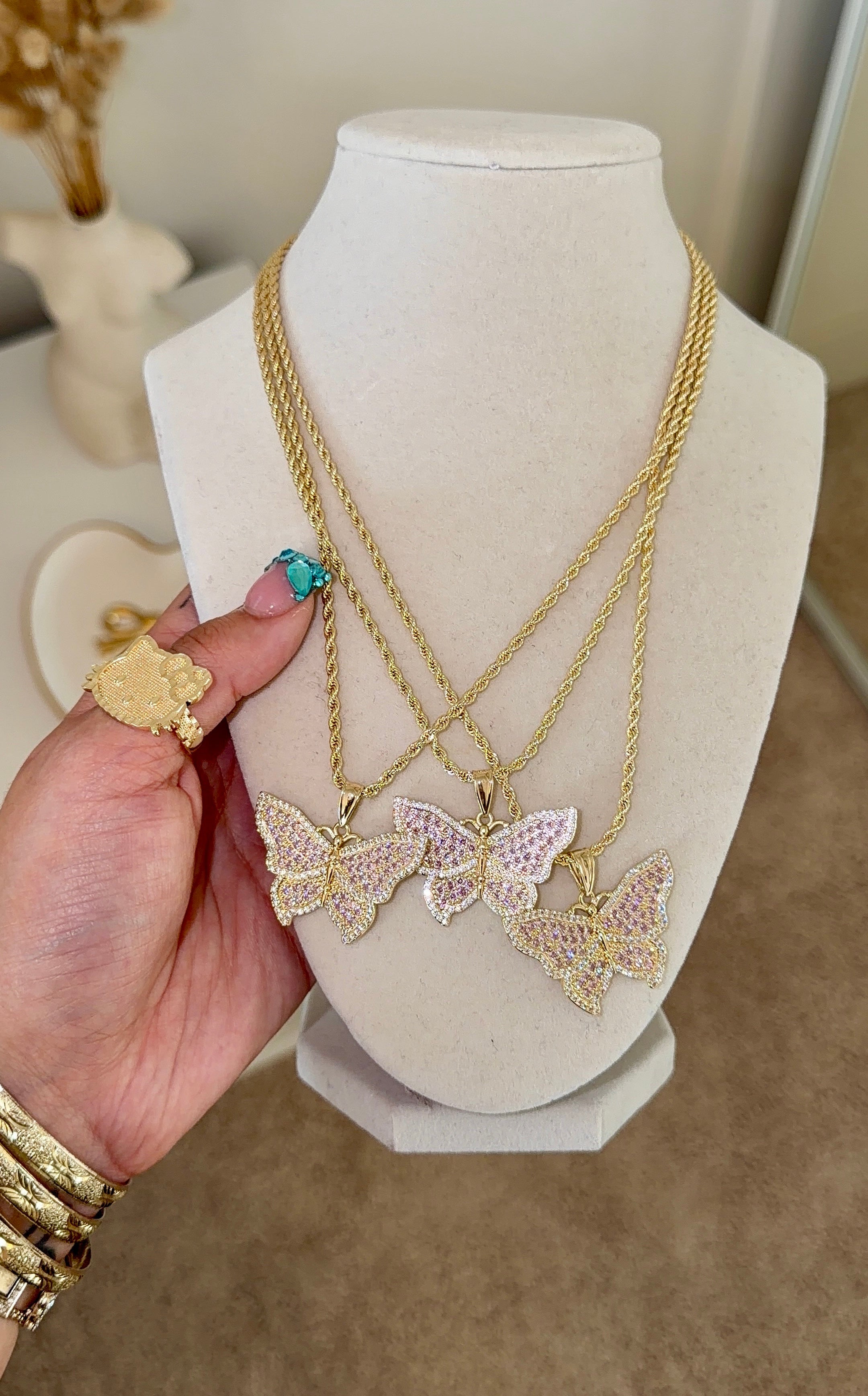 BUTTERFLY PINK NECKLACE