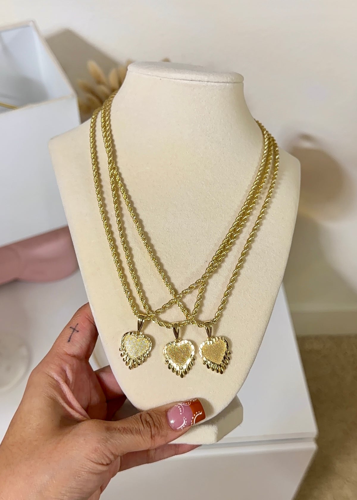 HRT DRIP NECKLACE