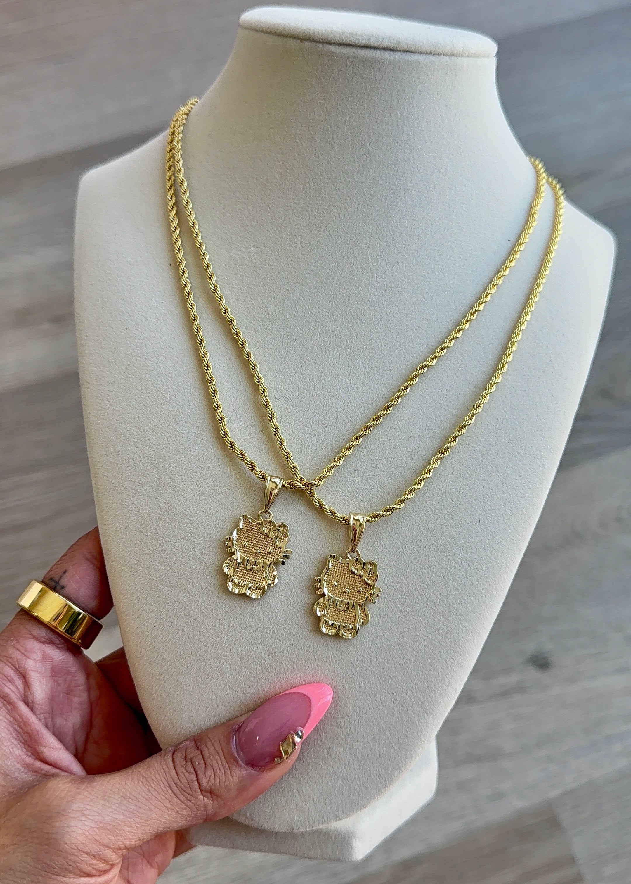 ICON BODY NECKLACE
