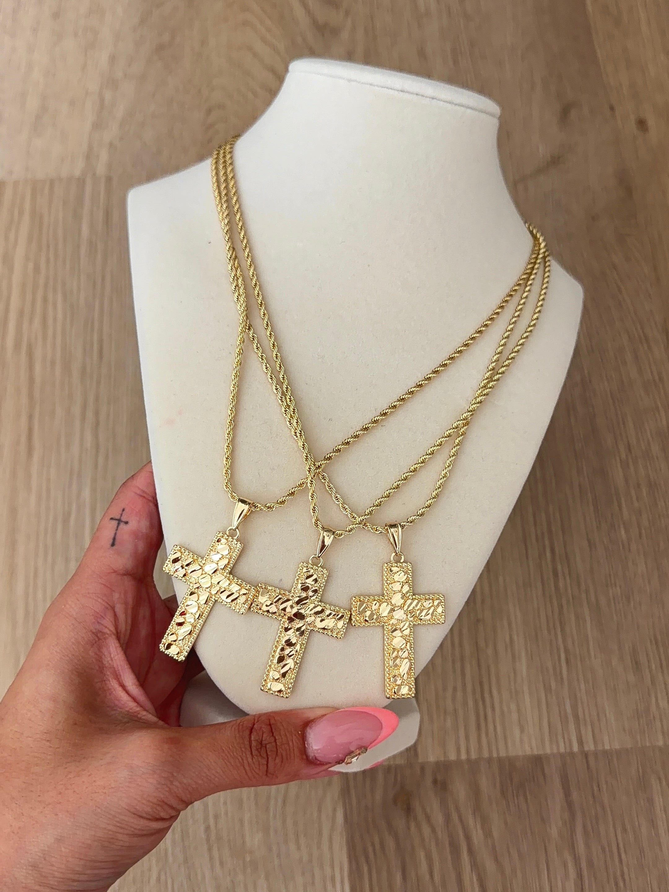 NUGGET BLINGY CROSS NECKLACE