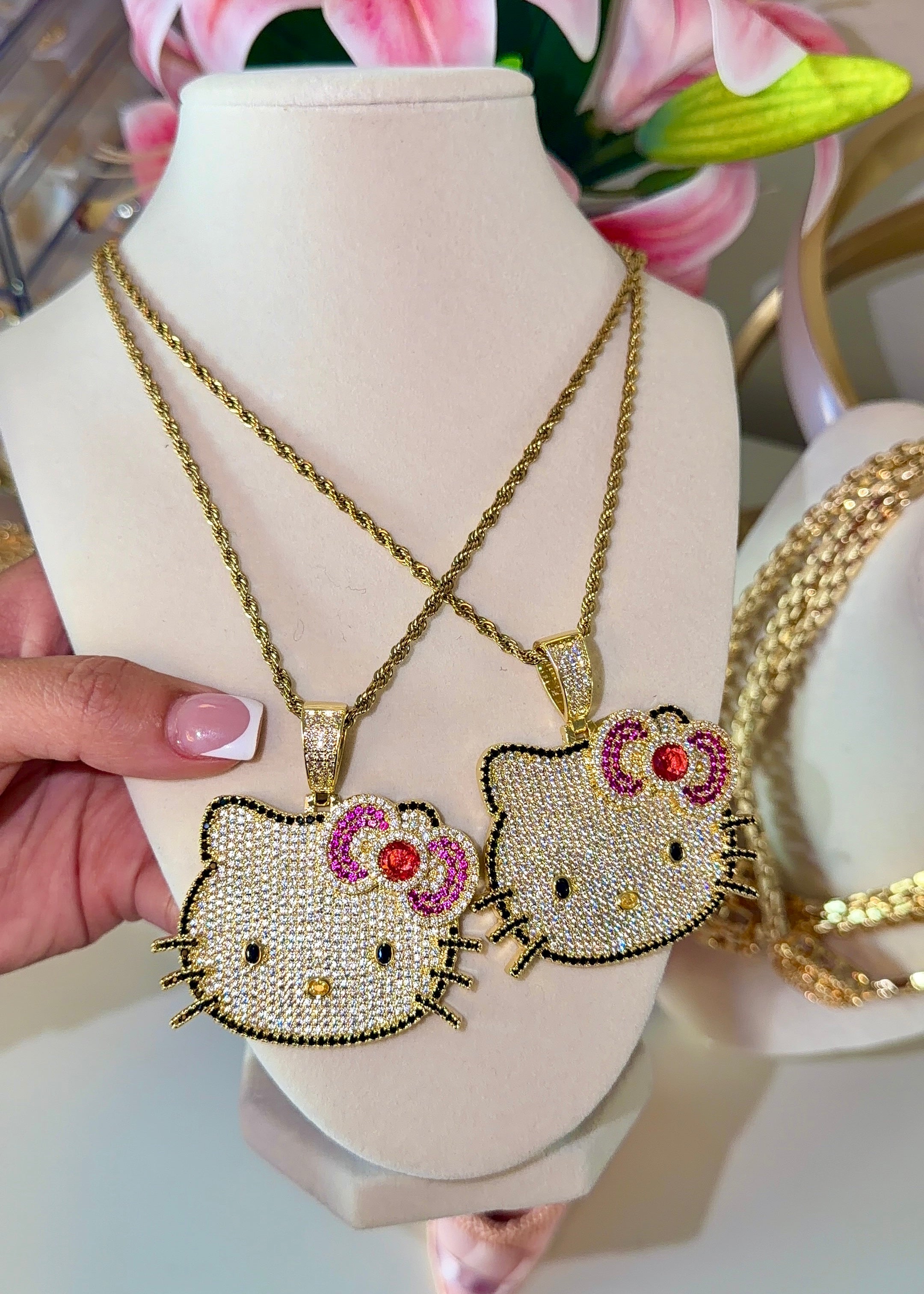 JUMBO ICON NECKLACE