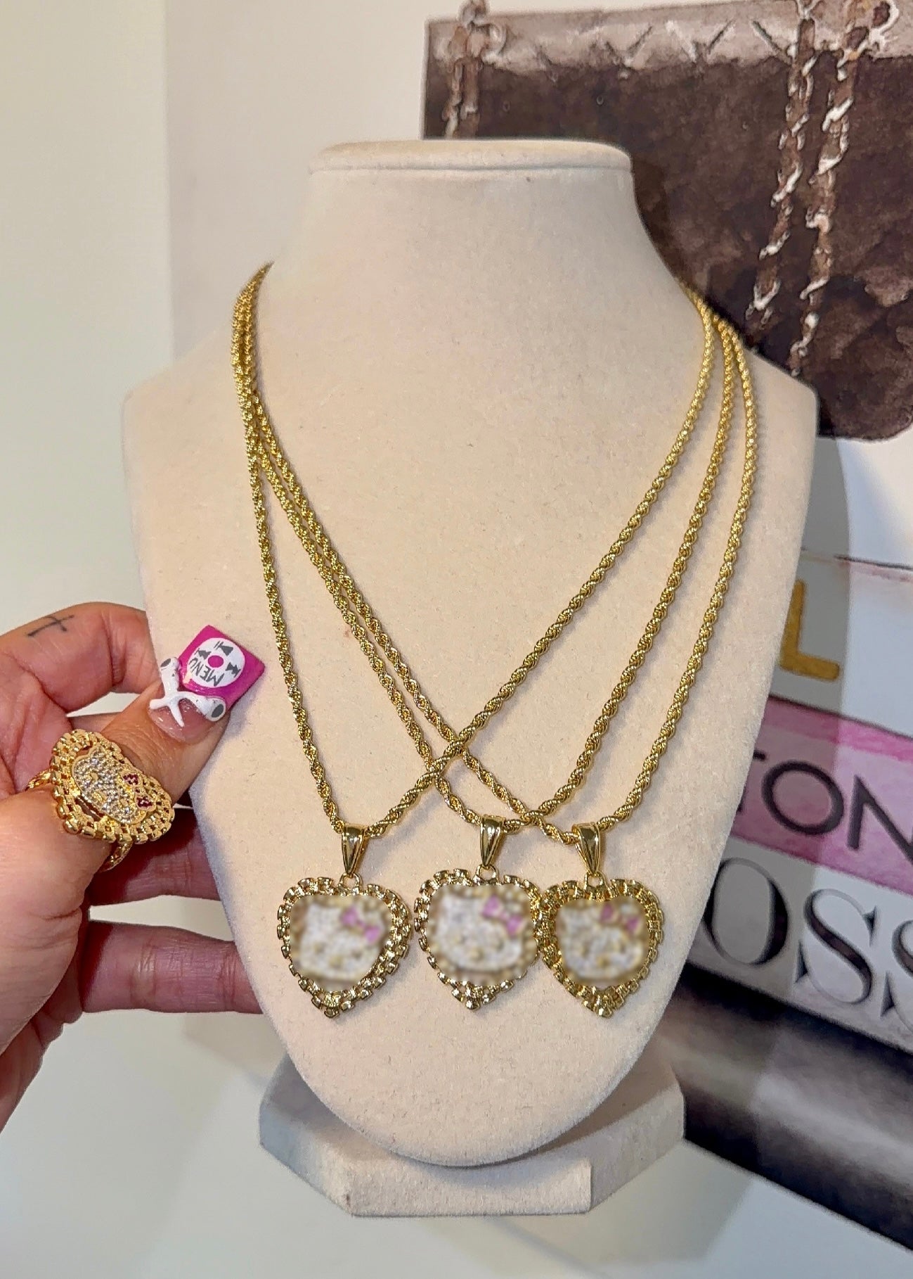 ICON HRT NECKLACE