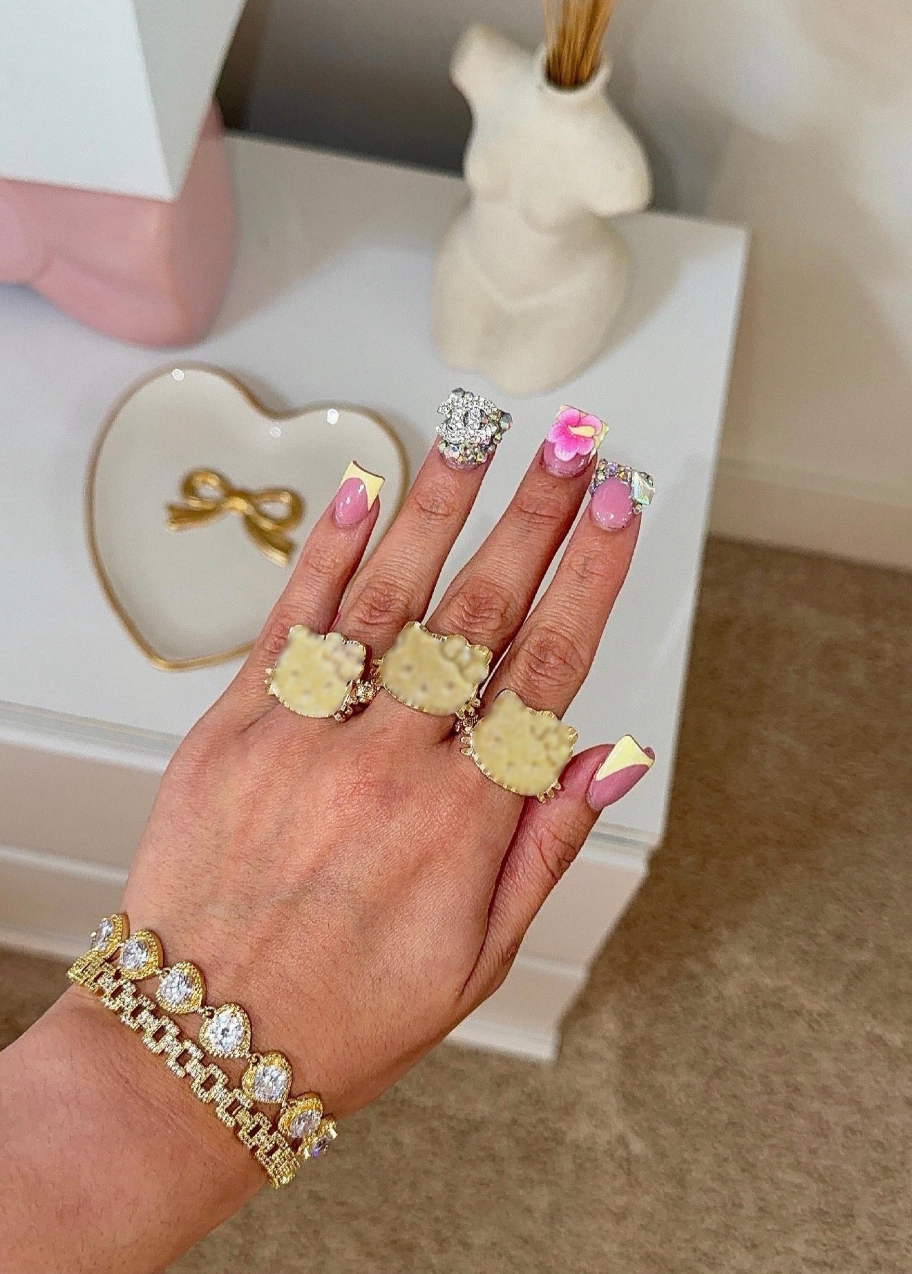 JUMBO ICON FACE RING